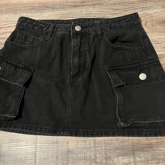 SHEIN Dresses & Skirts - SHEIN Dark Mini Skirt with Pockets